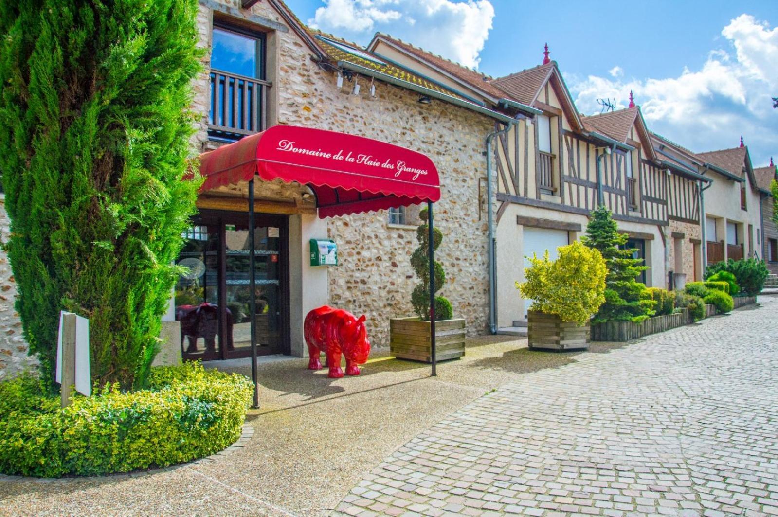 Domaine De La Haie Des Granges Ménilles Exterior foto